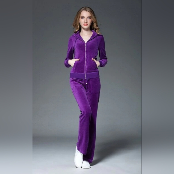 (Authentic) Vintage Juicy Couture Velour Track Suit - Picture 4 of 16